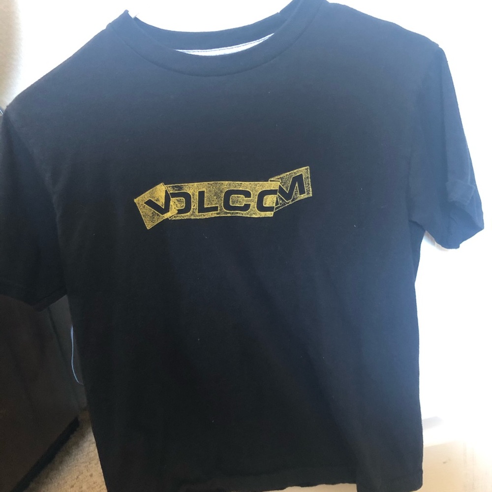 Volcom t shirt